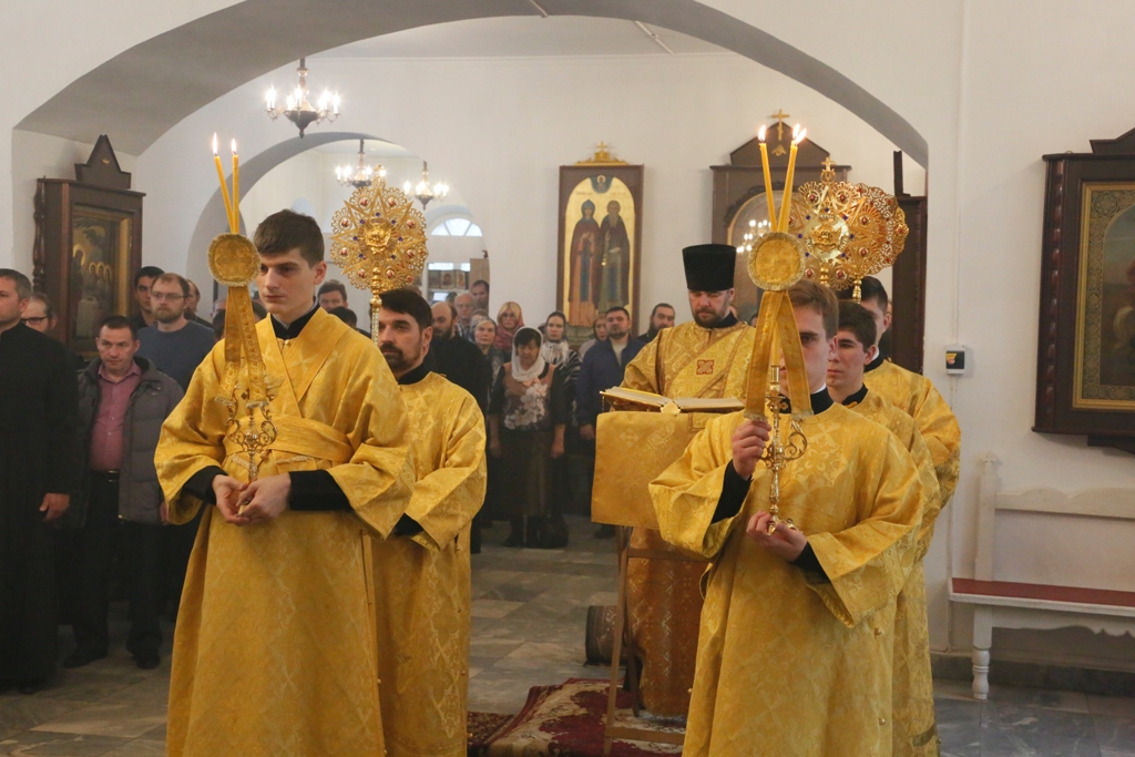 Служение трех архиереев в Свято-Предтеченском храме при Саранской Духовной Семинарии